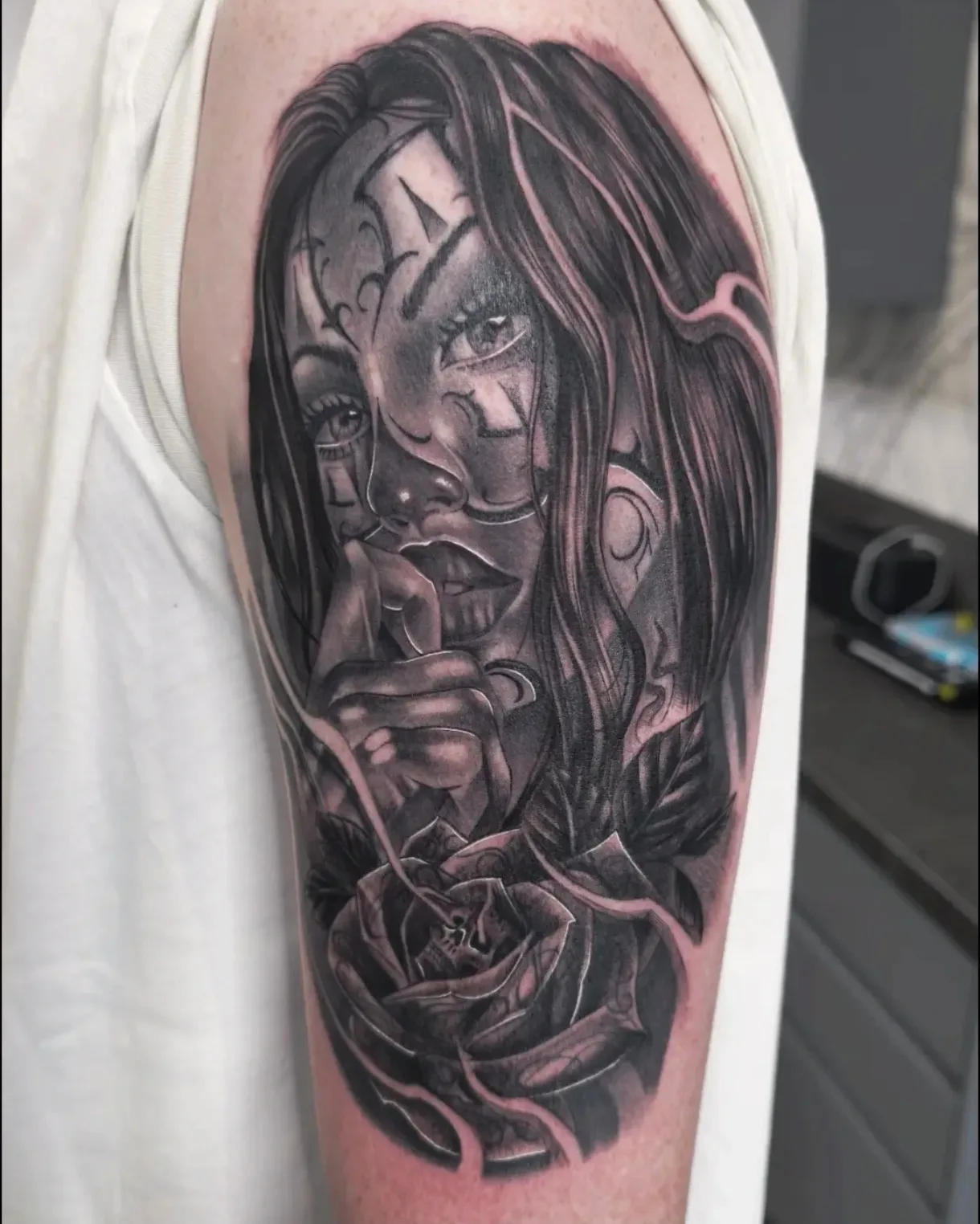 Black Grey Tattoo bei Most Wanted Berlin