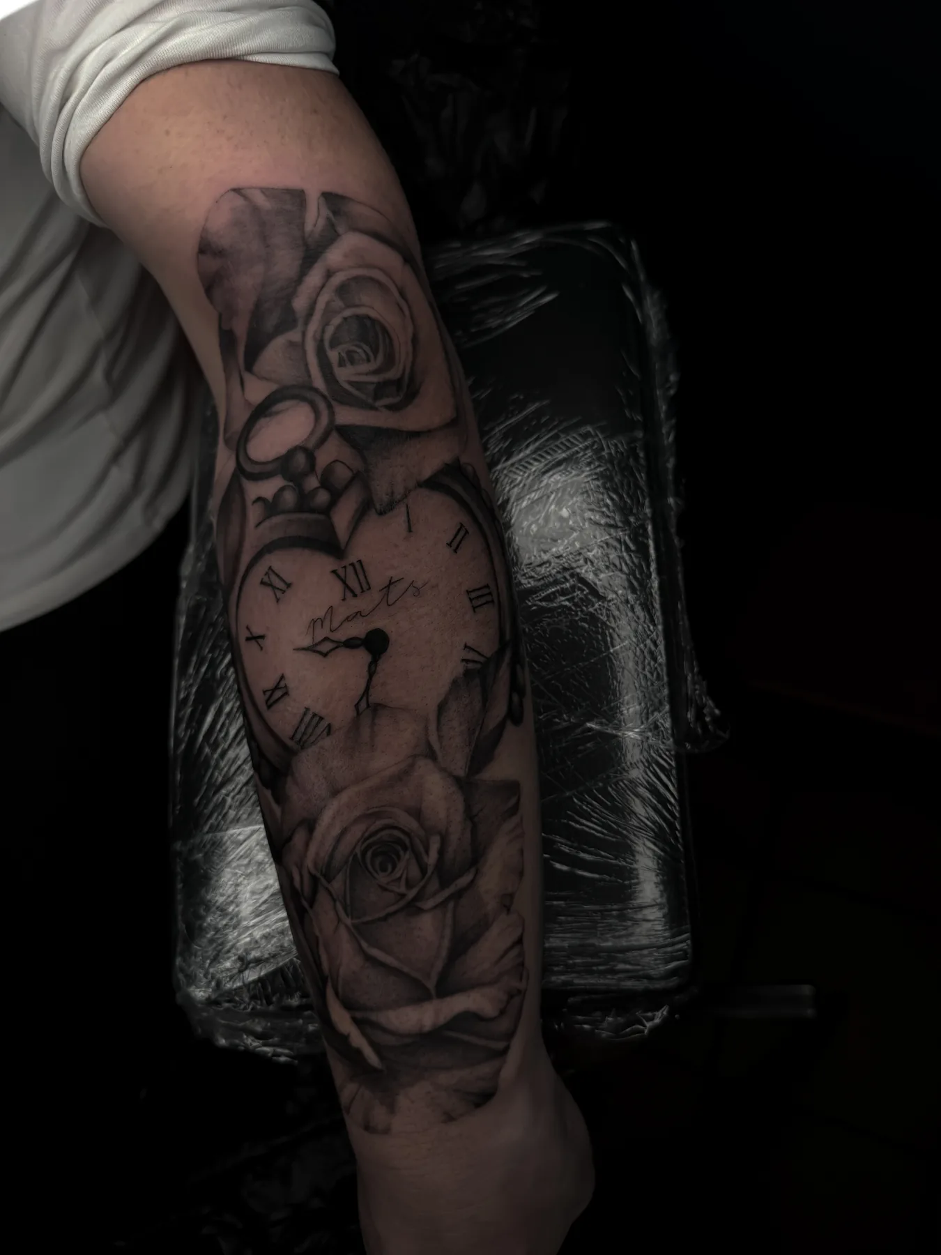 Black-and-Grey Tattoo von Elena mit Portrait- und Illustrationsmotiven